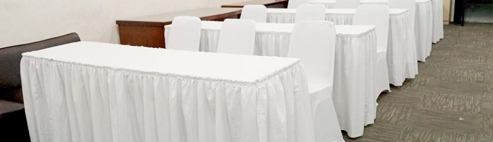 Sewa Meja Kotak, Kursi Cover Putih Area Pluit Jakarta Utara