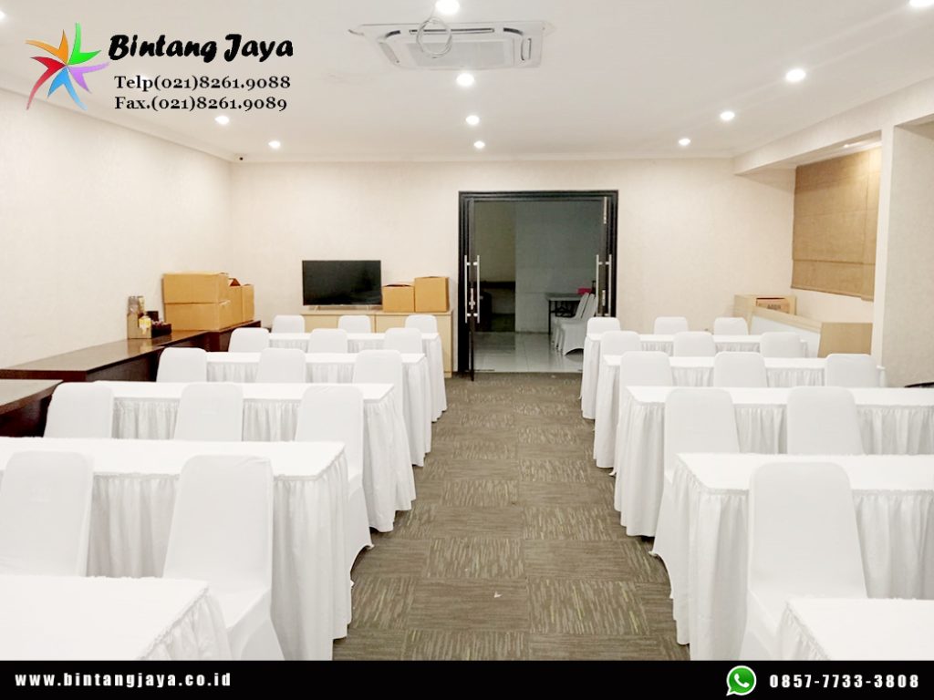 Sewa Meja Kotak, Kursi Cover Putih Area Pluit Jakarta Utara