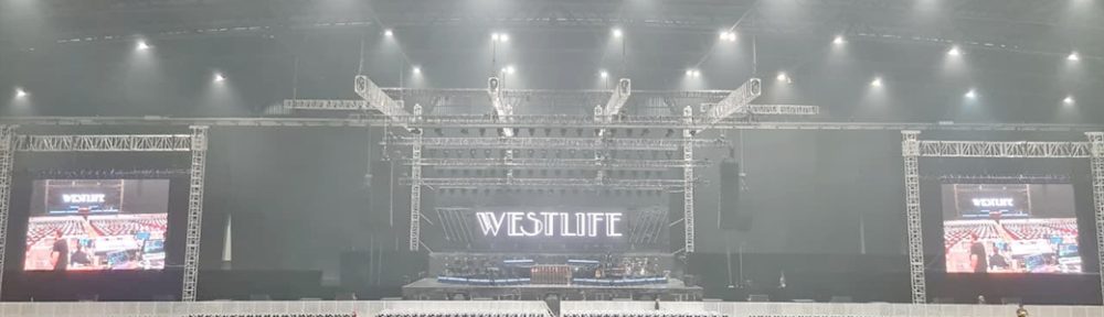 Sewa Kursi Futura Stok Banyak untuk Event Skala Besar