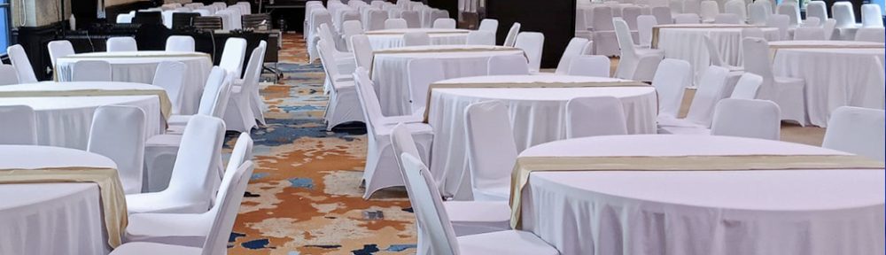 Rental Meja Bulat, Meja Kotak, Kursi Cover Putih Depok untuk Berbagai Event