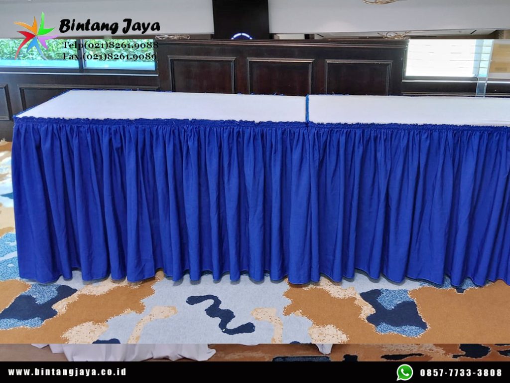 Rental Meja Bulat, Meja Kotak, Kursi Cover Putih Depok untuk Berbagai Event