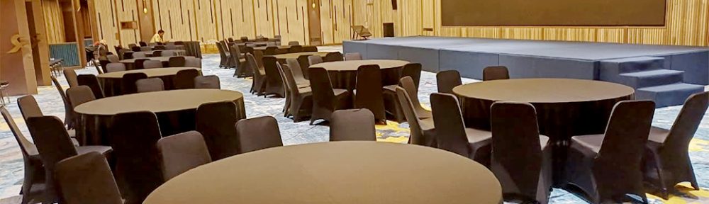 Jasa Sewa Meja Bulat Cover Tebar Hitam dan Kursi Acrylic Bandung untuk Event Premium