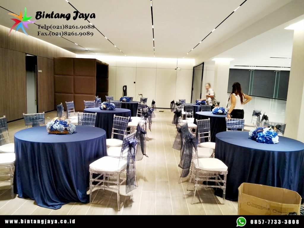 Jasa Sewa Meja Bulat Cover Tebar Hitam dan Kursi Acrylic Bandung untuk Event Premium