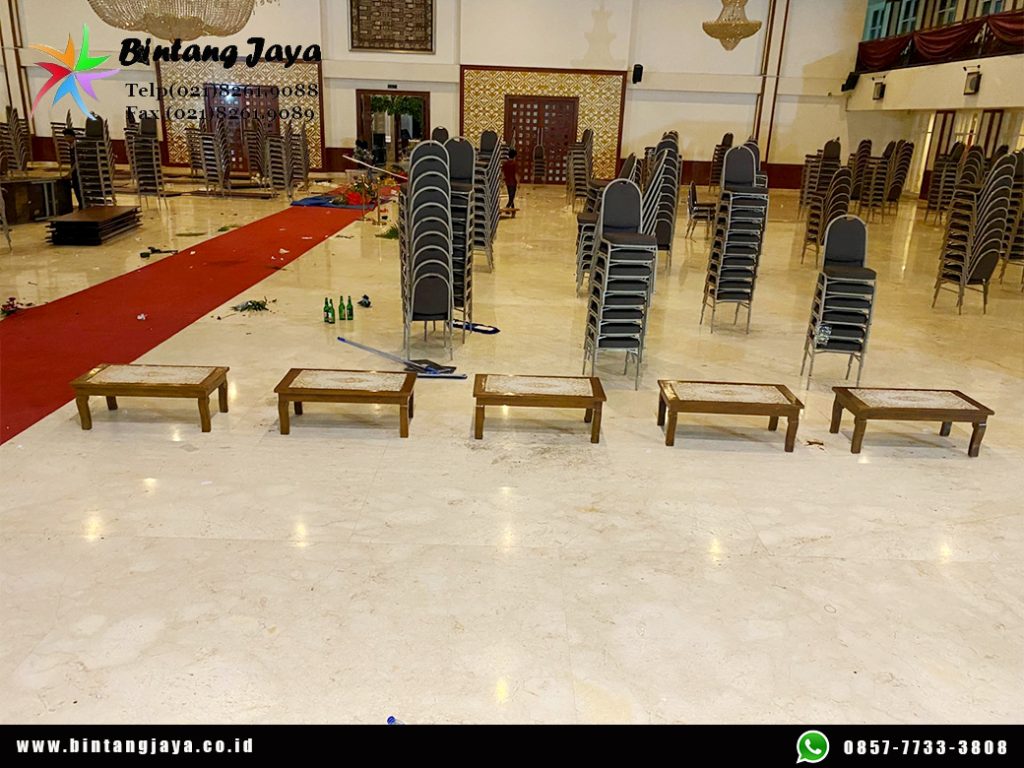 Sewa Meja Event untuk Tamu VIP pada Acara Formal dan Gathering