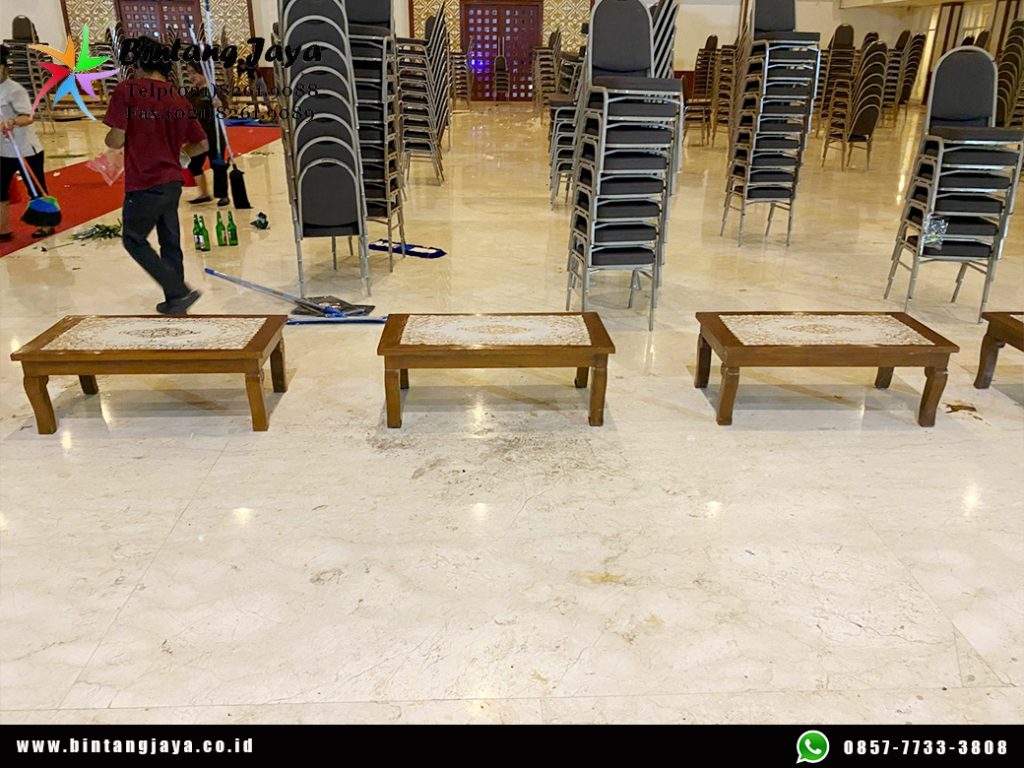 Sewa Meja Event untuk Tamu VIP pada Acara Formal dan Gathering