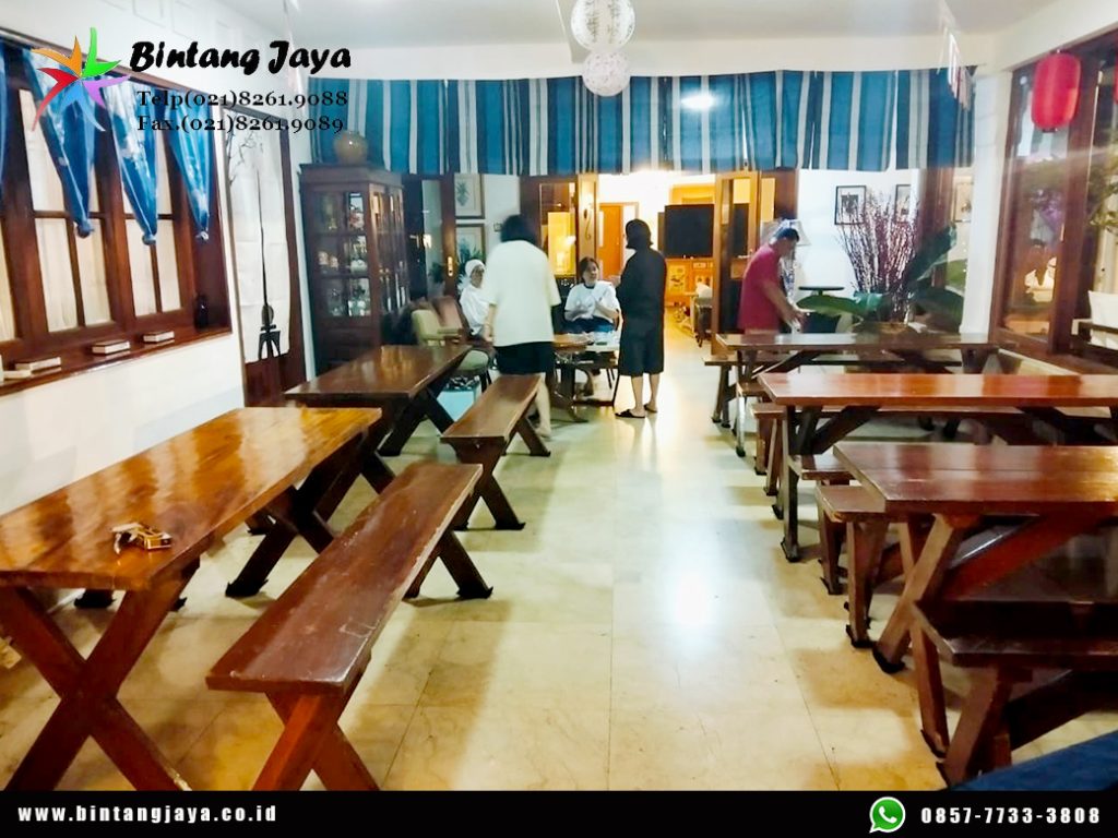 Sewa Meja Kursi Taman Set Outdoor Bikin Tamu Betah Lebih Lama