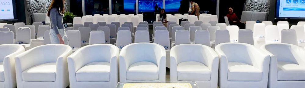 Sewa Sofa Putih Oval Event BYD Thamrin Jakpus untuk Area VIP yang Elegan