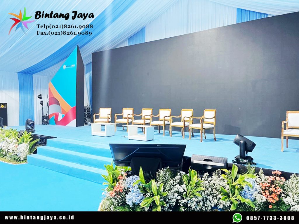 Sewa Kursi Kayu VIP untuk Area Lounge dan Tamu Kehormatan