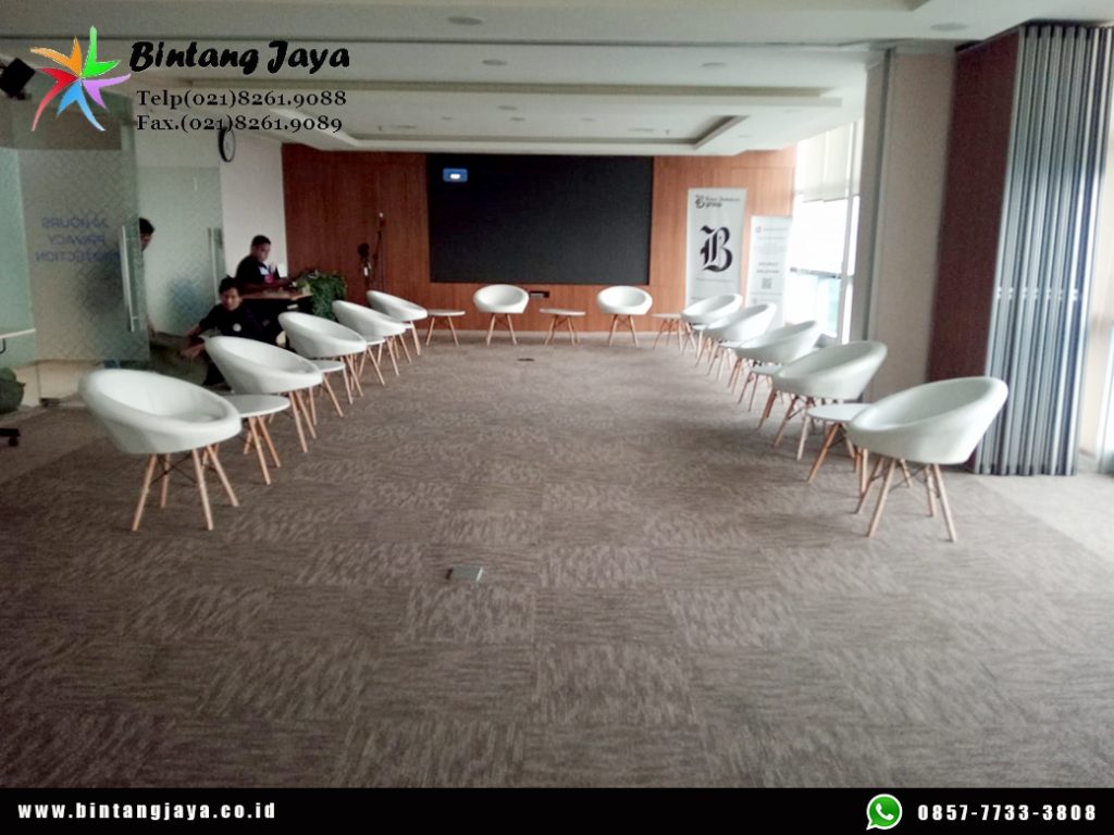 Rental Sofa Queen Putih Jakarta
