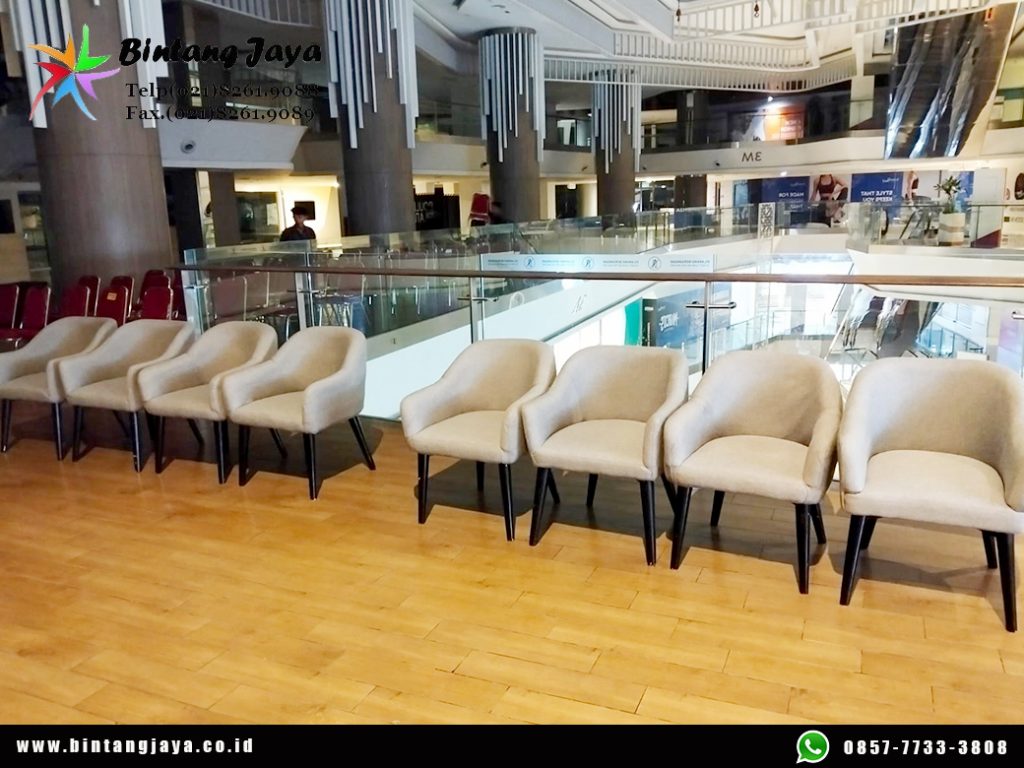 Bikin Area Lounge dan Talkshow Lebih Berkelas dengan Sofa Studio
