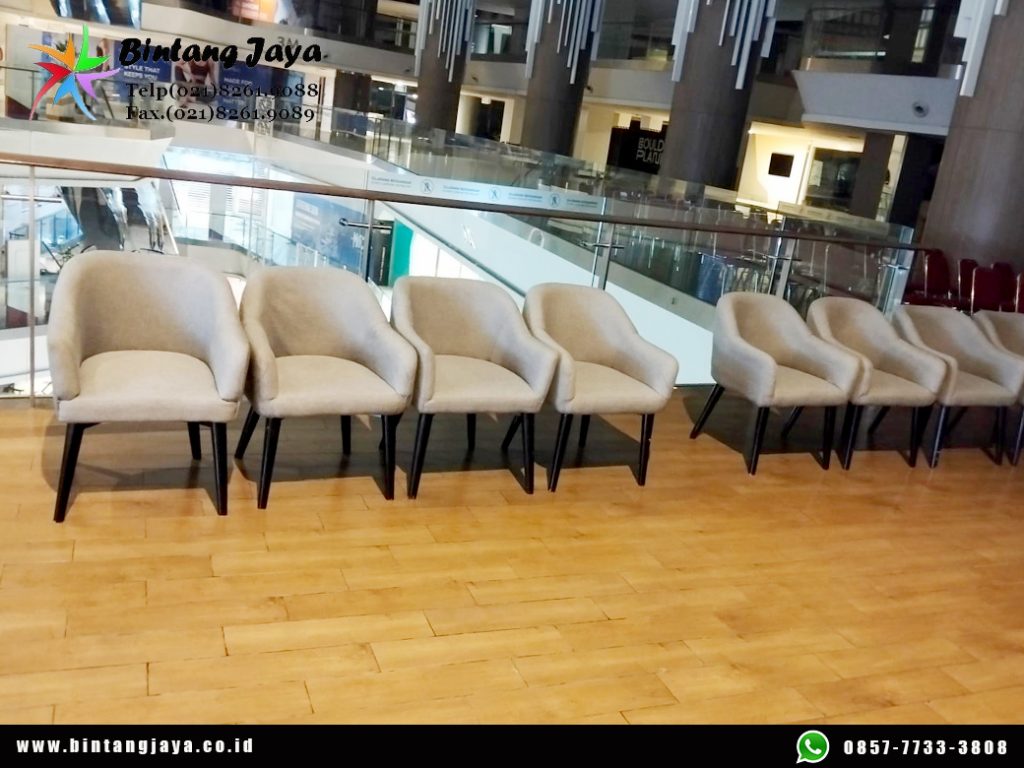 Bikin Area Lounge dan Talkshow Lebih Berkelas dengan Sofa Studio