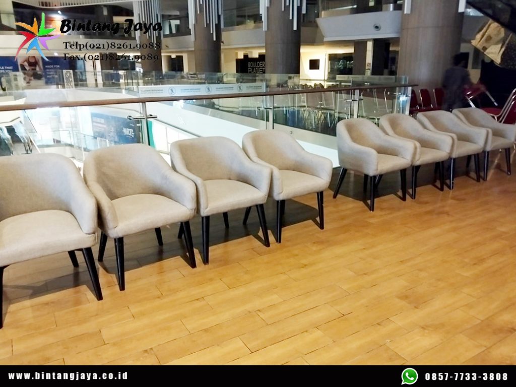 Bikin Area Lounge dan Talkshow Lebih Berkelas dengan Sofa Studio