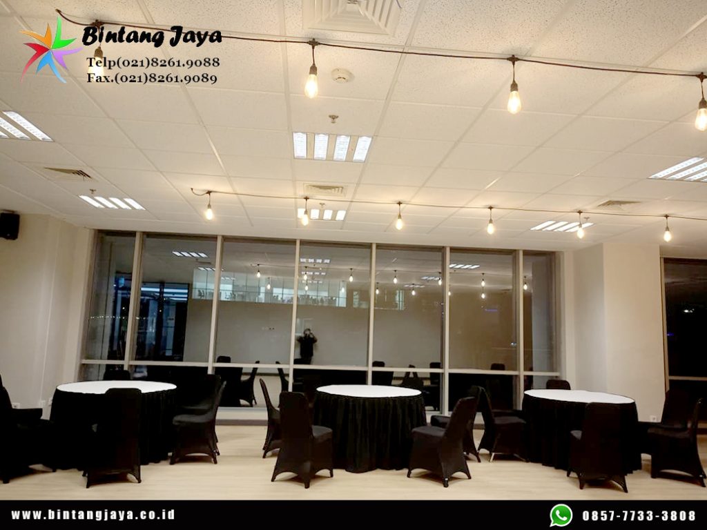 Sewa Round Table Taplak Hitam Putih dan Kursi Cover Hitam Jakarta