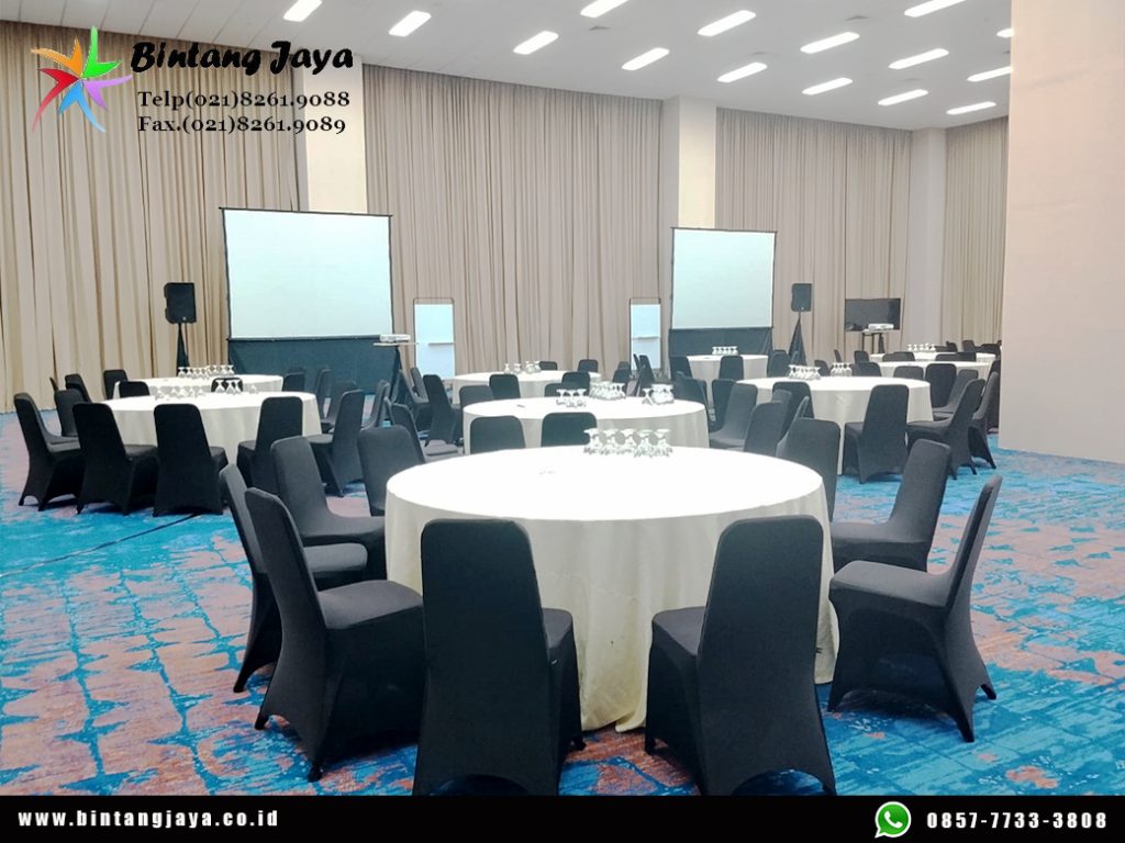 sewa meja bulat kursi event cover hitam Senayan Park Jakarta Pusat