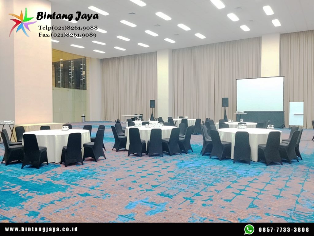 sewa meja bulat kursi event cover hitam Senayan Park Jakarta Pusat