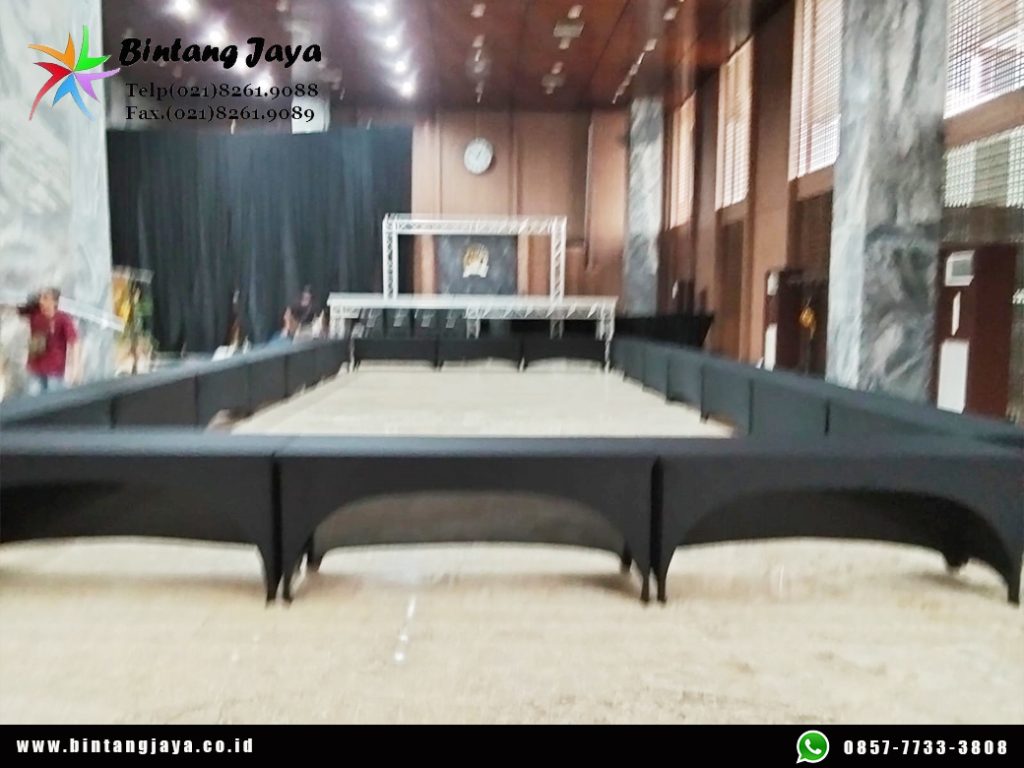 Sewa Meja IBM 180x45cm Area Depok untuk Berbagai Kebutuhan Event