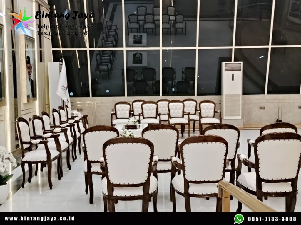 Sewa New Arm Chairs VIP Jakarta untuk Lounge, Talkshow, dan Corporate Event Premium
