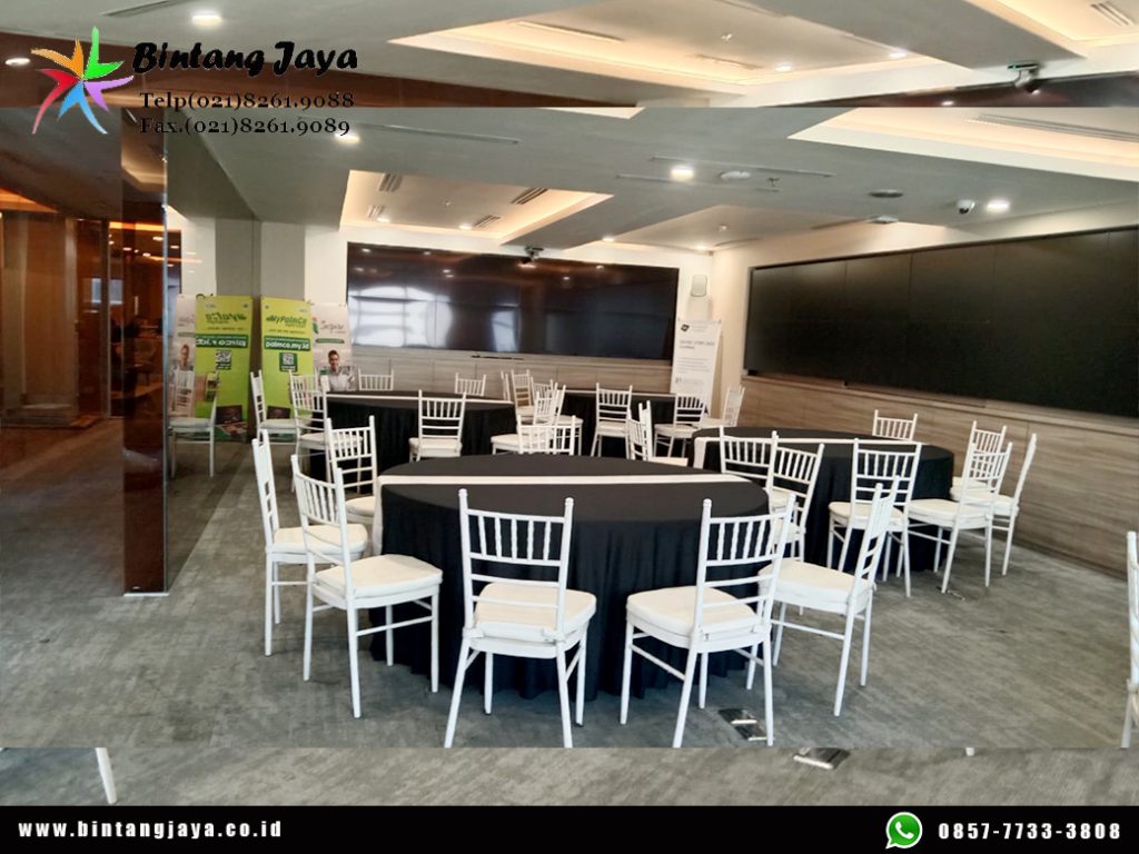 Sewa Round Table dan Kursi Tiffany Putih Kuningan Jaksel untuk Area Dining yang Elegan