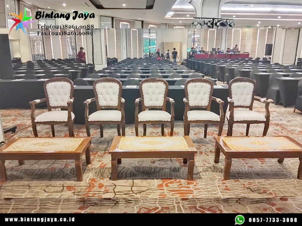 Sewa Meja Kayu VIP Jakarta dengan Desain Estetik dan Premium