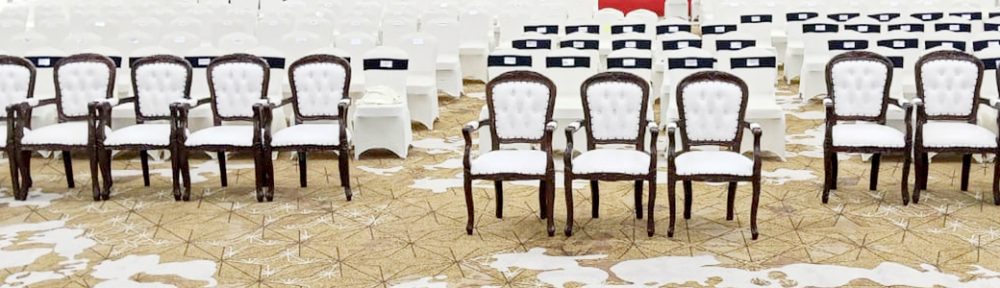 Sewa Arm Chairs atau Kursi VIP Kayu Jakarta untuk Event yang Lebih Berkelas