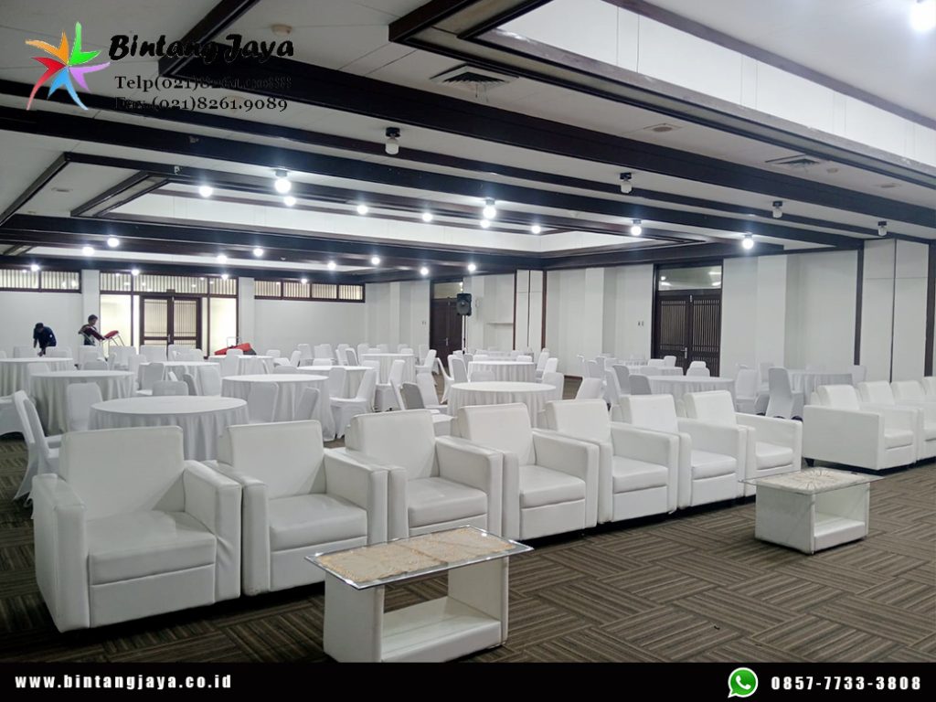 Sewa Kursi Sofa Putih Meja VIP Kaca Karawang 087885377555