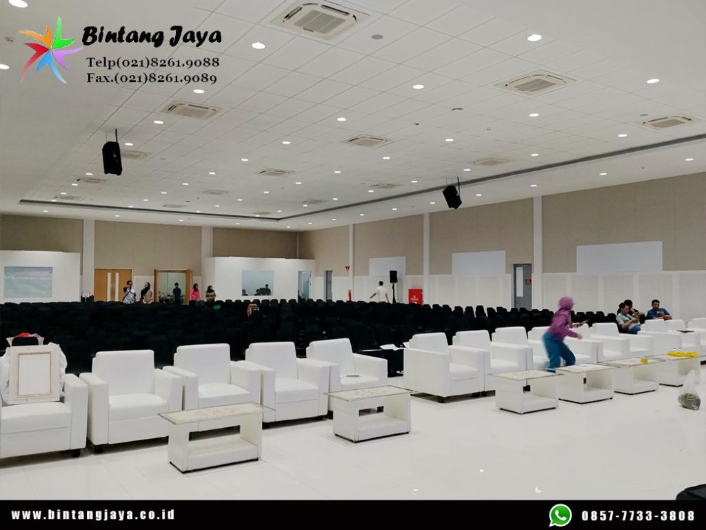 Sewa Kursi Sofa Putih Meja VIP Kaca Karawang 087885377555