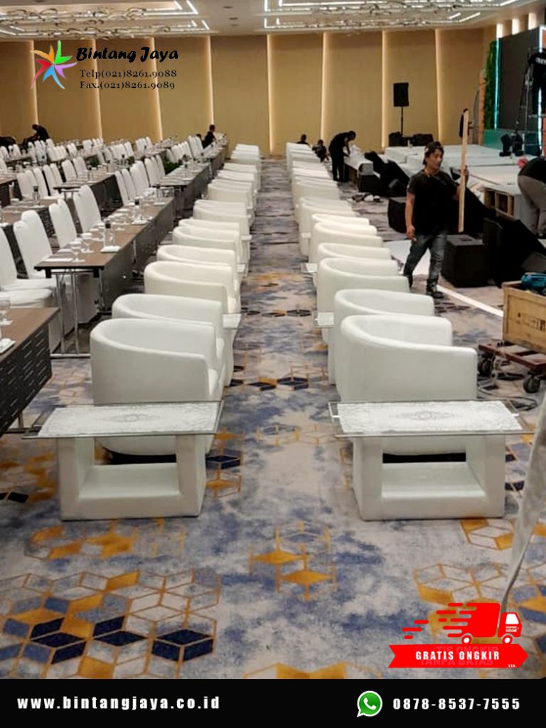 Sewa Sofa Putih Type Oval Set Meja VIP Kaca Jakarta 085777333808
