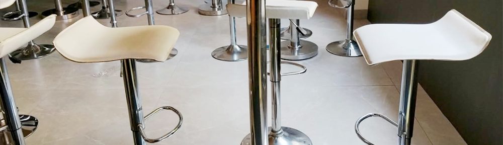 Sewa Set Meja Dan Kursi Barstool Putih Jakarta 085777333808