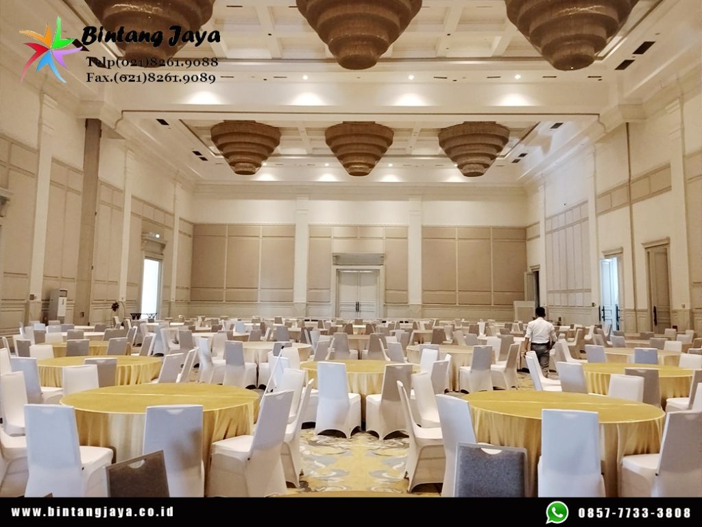 Sewa Meja Bundar Plus Taplak Gold Event Gedung Tribrata